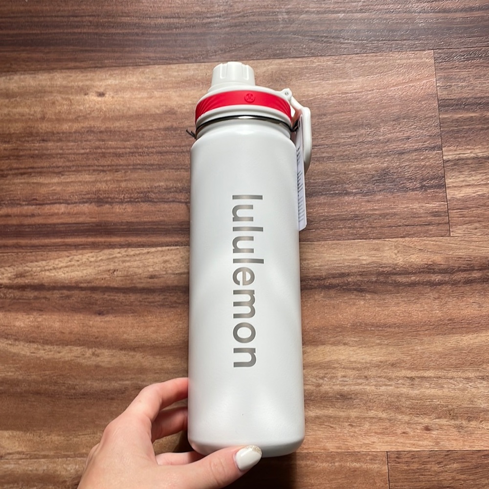 Lululemon water bottle 24oz new w tag